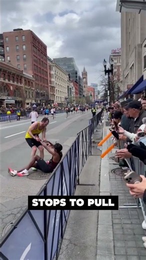 He Gave Up His Race to Help a Fallen Runner ❤️ | True Sportsmanship