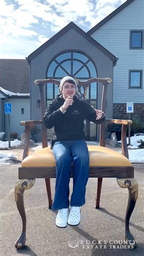 ✨ 2025 was a year of growth, gratitude, and gorgeous furniture. ✨ To our customers, followers, designers, consignors, set decorators, collectors, and first-time shoppers… thank you. Thank you for letting us be a part of your homes, your projects, your milestones, and your year. In 2025, we: 🔥 Expanded our collection and showroom 🎬 Sent pieces to film TV productions across the U.S. 🛠 Showed fantastic in-house re-upholstery 🙌 Welcomed Carson Kressley to the showroom 💡 Taught you the history b