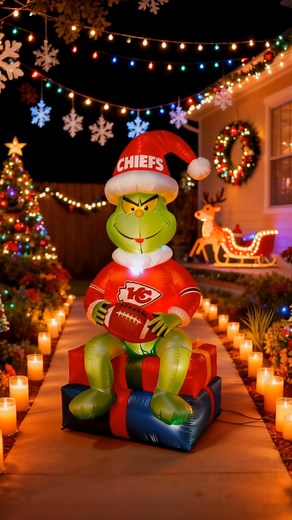 🏈❤️ Celebrate Christmas the Chiefs way! This glowing Grinch inflatable is your must-have decoration for the perfect fan holiday! 🎅💚✨ | Lulu's find