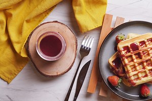 Homemade Red Wine Simple Syrup