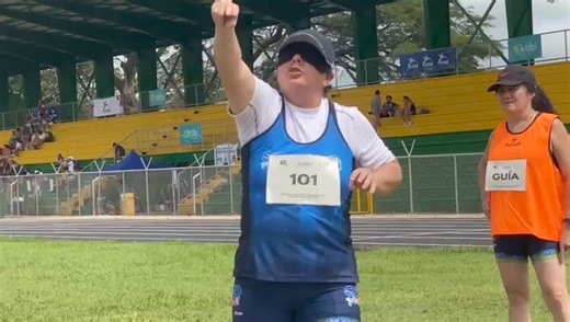 VIDEO: PARATLETISMO VIVIÓ SU PRIMERA JORNADA EN #JDNGUANACASTE2024 El primero de los dos días del paratletismo en los XLI Juegos Deportivos Nacionales y Paranacionales Guanacaste 2024 se desarrolló en la mañana de este sábado en el Estadio Cacique Diriá de Santa Cruz. El clima caliente no fue impedimento para que los velocistas y lanzadores, de la disciplina de impulsión de bala, buscaran su objetivo: competir; lo que resalta en este video que resume las competencias efectuadas este sábado en el