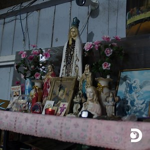 📍Pulau Ubin, Singapore A lush yet mostly deserted island that is said to be haunted by the undead at night 🫣 Watch #DestinationsOfTheDamned with Zak Bagans tonight at 11p on Discovery and streaming on discovery . | Ghost Adventures