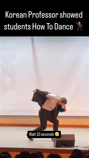 Muisycall on Instagram: "🎤✨ When the professor becomes the star of the show! A Korean university professor wowed his students with an amazing live dance performance, demonstrating his incredible moves and proving that learning can be fun and inspiring! 💃🎶 His energy, charisma, and unique teaching style not only entertained the class but also showed that professors can groove too. Who else wishes they had a professor like this? 🌟😂 #KoreanProfessor #LiveDanc