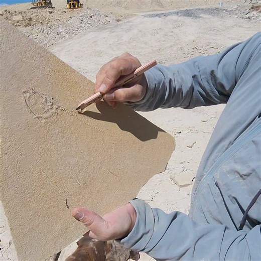 150K views · 480 reactions | This year's going to be exciting in the Green River formation! #fossil #fossils #wyoming #naturalhistory #tours #fossildig #reallife #kemmererwyoming #visit #traveling #yellowstone #travel #fossilhunting | In Stone Fossils | Facebook