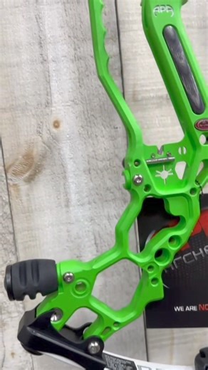 The coolest green 😎 APA BLACK MAMBA PRO #neat #stunning #handcrafted #huntingbow #hunterhunter #epic #green #archeryhunting | APA Archery