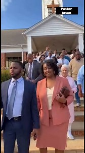 2.1M views · 269K reactions | The kind of moment that makes thousands believe at once | Pastor Jason Answers | Facebook