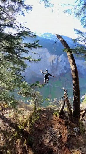 Friend's Jump Challenge | BASE Jumping in Switzerland