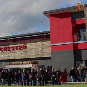 470K views · 4.2K shares | En el año 2005, Manchester United fue comprado por un empresario multimillonario que nada tiene que ver con la historia de la institución. Aumentaron los precios, perdieron la esencia y un grupo de hinchas decidió formar su propio club: F.C United of Manchester. El sueño se hizo realidad. | Pasión Fútbol | Facebook