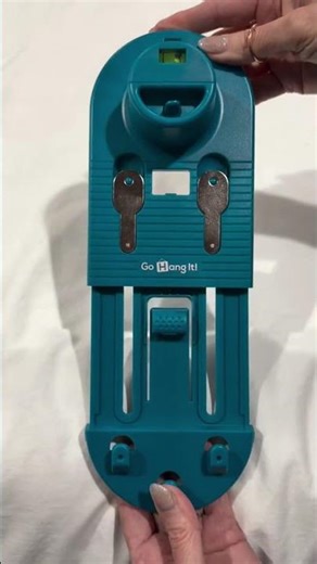 Hang pictures the easy way, no measuring and no guessing