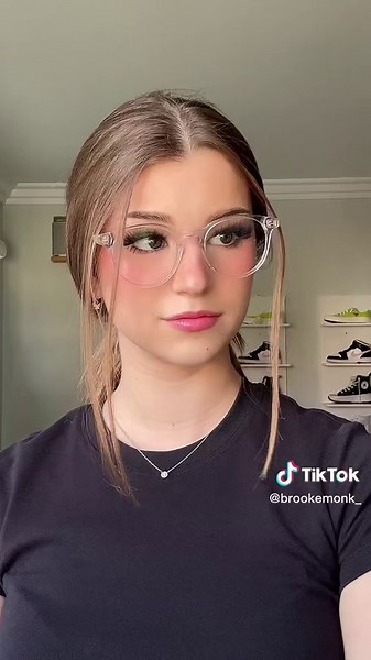 Exploring Brooke Monk in Nike Pros: Pink, Fitness, and Fun