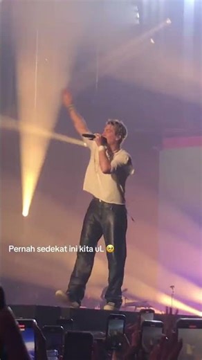 WORLD TOUR LANY 2024 (video by my self) 💁🏻‍♀️👀