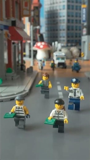 Lego police officers chasing the robbers #lego
