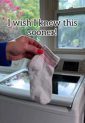 Spring Cleaning Tips! ✨ Refresh your space with these clever tips! Cleaning hacks for the bathroom, kitchen, laundry and your whole home. Reset for spring! #cleanhome #cleaninghacks #springcleaning #tidyhome