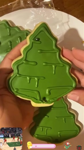 Olas just wandeing off at Disneyland Paris at the New World of Frozen coming next March! Beyond cute#disneyland #WorldOfFrozen#frozen #disneyadventureworld#disneylandparis