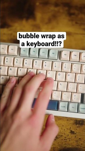 Bubble wrap sounding keyboard!!? #customkeyboard #asmr #asmrsounds #keyboard #gamingkeyboard #click