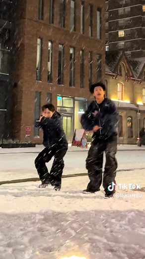 pink hoodie or blue hoodie song: Pink Hoodie @aespa official dc: @Akanenmiyoshi #aespa #pinkhoodie #kpop #kpopdance #kpopdancecover #dance #kpopers #kpoper #kpopedit