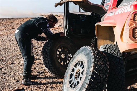 ‘Let everyone down’: Devastated Price out of Dakar contention