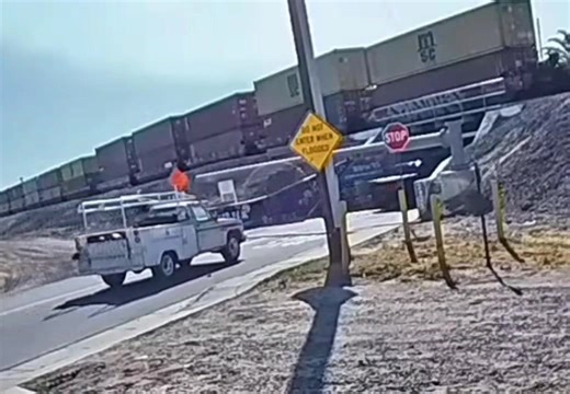 Stop sign runner gets "pwned" Yeah! 🤘 | Needles Underpass