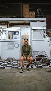 Transformei uma Kombi em 2D preto e branco, e ja é possível comer dentro dela 🤍🖤 Quem ja foi ver de perto? . #arte #kombi #2D #bw #pb | Carol Wang Art