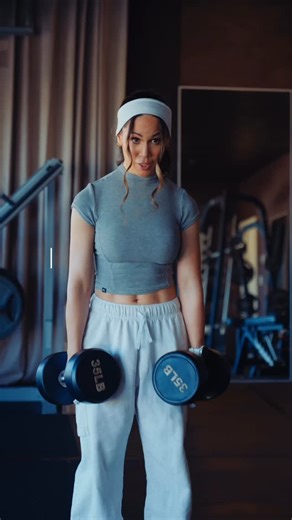 Steph Maciel | Personal Trainer/ Wellness Coach on Instagram: "Girls be stressing about going to the gym and getting looked at funny, but there’s buff guys training like this 🥴 Moral of the story:everyone’s too busy doing their own weird stuff to judge you. Go lift, sis. ✨ Just make sure to focus on slow tempo, full range of motion, mind to muscle connection, and progressive overload done right."