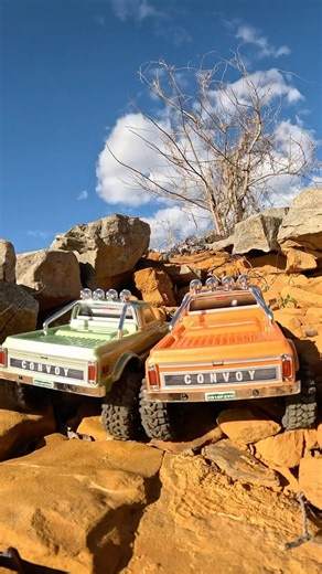 CR-18P EVO V2 DUELING CONVOYS #rc #rccrawler #shorts