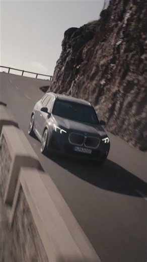 Summer brings out the best in every line and contour. | The #BMW iX1.