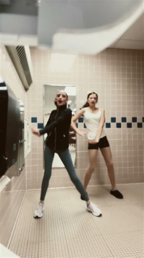 Closing Night dance! #foryou #bestie #songs #closingnight #doubledutchbus