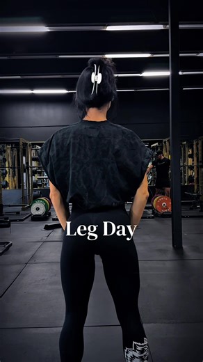 The work speaks long before the results do. Still building. Save for your next leg day: • B-stance RDL • Hip abduction • Smith lunges • Posing (always)