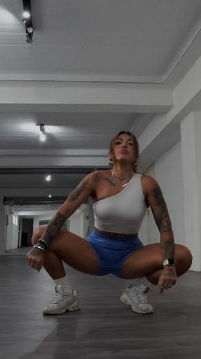 Might be too early for new year resolutions but i’m hoping to add mobility work in my daily routine by next year 🤞🏽😅 | Stephanie Michaelides Fitness