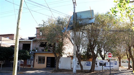 El barrio El Progreso se quedó sin luz por la voladura de un techo