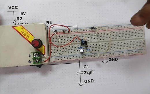 用LM358运算放大器制作一个简单的振荡电路，来学习振荡原理