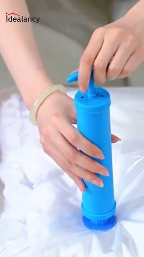 7.8K views · 20 reactions | Maximize your storage space with our Vacuum Storage Sealed Bags! Keep your belongings organized and protected. ✨ To place an order ► https://bit.ly/3JnTnUw #VacuumStorageBags #SpaceSaving #HomeOrganization #StorageSolution #ProtectiveStorage #Decluttering #idealancy | Idealancy | Facebook