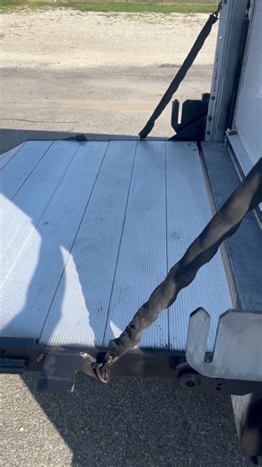 C63695 Lift gate operation video (2019 Ford F-350 Super Duty) #ford #worktrucks #superduty