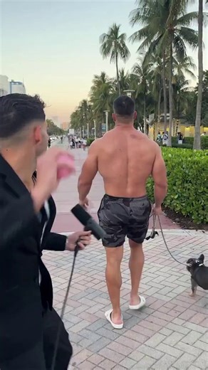 A ese tipo le viven haciendo eso?Lo digo porque tiene un moretón antes del aguazo....