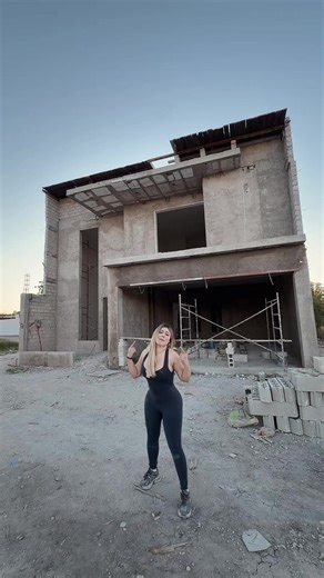 No saben lo feliz que me siento darles un hogar a mis hijos y de algo que empezó como diversión nunca imaginé que las redes me dieran tantas oportunidades tantos años sin trabajar con jefe es difícil pero ya 5 años anímense a crear contenido la vida les puede cambiar pero el que no arriesga no gana que no quede por qué no lo intentaron yo empecé hace 5 años ya mis seguidoras saben que gracias a Dios me fue siempre bien con los regalos en batallas y yo empecé redes sin saber que ganabas dinero us