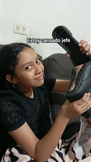 ​¡ESTOY CANSADO, JEFE! 😫👟 Sofi y el zapato rebelde (Final inesperado)😂 #humor #comedia #shorts #fail