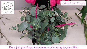 1K views · 20 reactions | Learn to make 8 Hat Box Designs on our Hatbox Stand Alone Hatbox Course - sign up here and use the code hatbox100 for a €100 discount. until the end of the Month - Discount ends 30th June 2023 https://kays-flower-school-brooch-bouquet-training.thinkific.com/courses/floral-hatbox-arrangements | Kays Flower School | Facebook