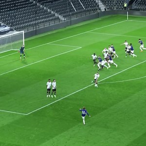 🔥 𝗧𝗮𝗸𝗲 𝗮 𝗯𝗼𝘄 𝗠𝗮𝘁𝗲𝗼! | Leeds United