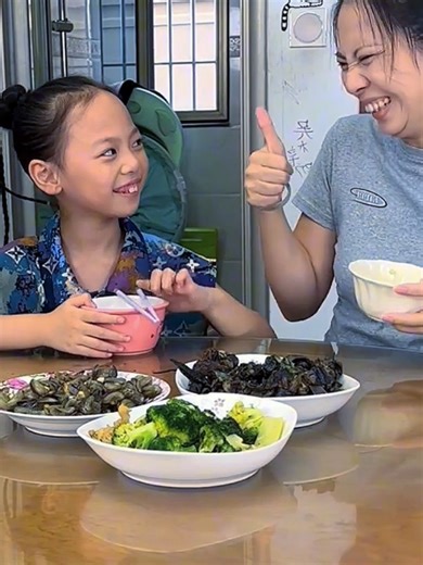 funny family laughing pranks 🤣#fyp #foryoupage #funny #trending #viral