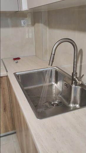 Μπαταρία κουζίνας και νεροχύτης