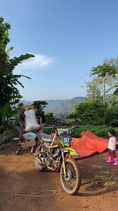 Temenin kegiatan random aku d gunung | Tri Yani