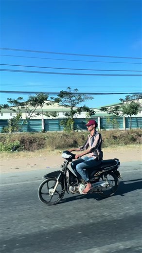 វីដេអូ​របស់ Ta_🅿️hrom 🖤 (@ta_phrom) ជាមួយ nhạc nền - Đoàn Lô Tô Sài Gòn Tân Thời