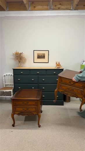 A glam makeover of these end tables Painted in @Frenchic Paint ‘boho berry’ - - - #paintingfurniture #upcycled #transformation #upcycling #flippingfurniture #upcycledfurniture #business #smallbusiness #vintagelivinghome #furnituredesign #furnitureflip #paint #bedroomfurnitureset #bedsidetable #furnituremakeover | Vintage Living Home