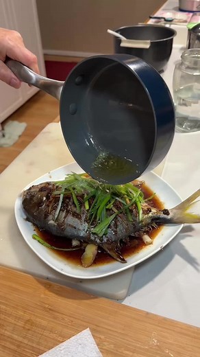 How we eat fish in our Chinese household 🐟 Mama Chow’s Quick and Easy Black Bean Sauce: @leekumkee.usa garlic black bean sauce @Kikkoman USA soy sauce @Chosen Foods avocado oil Sugar #steamedfish #chinesecooking #asiancooking #cooking #fish