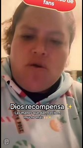 Dar de corazón 🫶🏼 #lachuckyoficial1 #chuki #LaChuky #chukyfans #risasjajaja #humor #comedia #reelsviralシ #viralpost2025シ2025 | Chuki faller