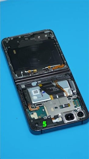 Samsung Z Flip 5 Keeps Restarting? Turns Out the Flex Cable Is Torn!
