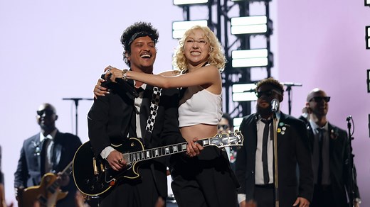 Watch ROSÉ & Bruno Mars Open The 2026 Grammys With A Rock-Fueled "APT." Performance | GRAMMY.com