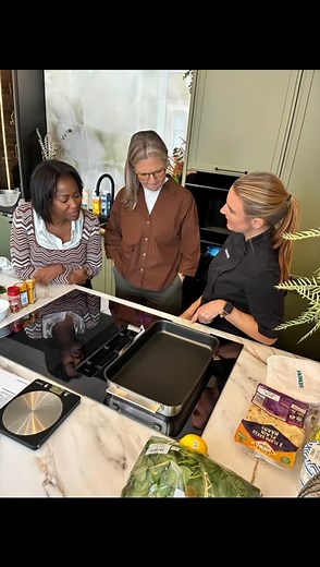 Last month, Siemens came to cook for Destiny and Rachel, and what an amazing experience it was! From innovative techniques to tips on making everyday cooking effortless, we learned so much while having a blast in the kitchen. It was the perfect blend of fun, learning, and inspiration—and we can’t wait to put all these new ideas into practice! Who else loves learning new kitchen tricks from the pros? #SiemensHome #cookingwithsiemens #kitcheninspiration #LearnWithThePros #DreamKitchenGoals | Nolte