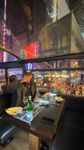 Mister Lewis Lux | 🍽️ Fine Dining On A Bus? 🚎 Would You Try It? @bustronomeusa | Instagram