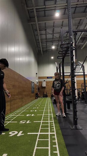 @phoenix._.s_ on Instagram: "L-sit human flag ?!? 👀🦾 . @breathedivinity use code: ‘ PHOENIX ‘ 🐦‍🔥 @gorillamind use code: ‘ PHOENIX ‘ 🐦‍🔥 . . My calisthenics routines link in bio ^^^ #fitness #calisthenics #trend #trending #viral #Lsit #humanflag"